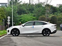 2025 Deepal SL03 Pure Electric Sport Comet Blanc 530km Autonomie CLTC Véhicule Électrique pour l'Exportation