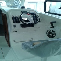 SAFTER MARINE 680 Lüks Kabinli Kruvazör Yeni Yüksek Kaliteli Fiberglas Tekne 250HP Dıştan Takma Motor 6-8 Yolcu 40 Knot Hızında Balık Avı Teknesi