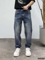 Jean slim bleu foncé vintage délavé pour homme, coupe décontractée, texture denim délavée, fabriqué en Chine