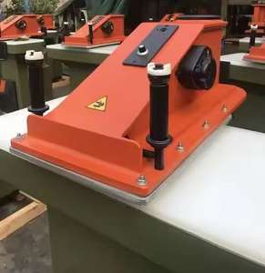 A d'occasion. <span class=keywords><strong>Tom</strong></span> SE16 Clicker hydraulique Machine de <span class=keywords><strong>presse</strong></span> Italie Machine de découpe de gants Machine à cliquer industrielle - Product Image 6