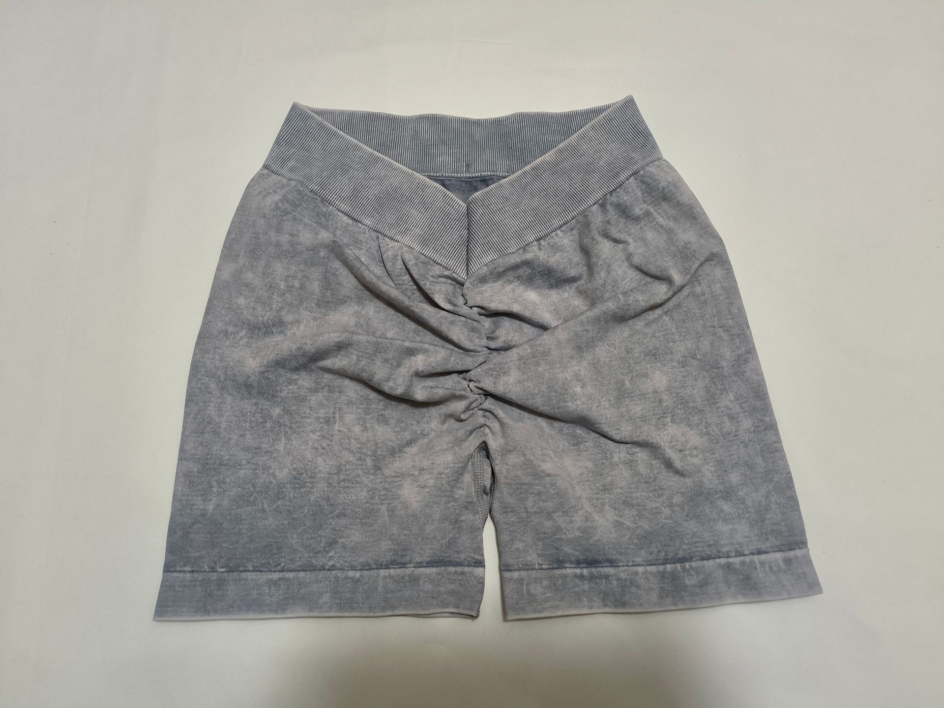 short gris