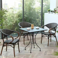 Chaise de salle à manger d'extérieur en rotin blanc, plastique, bois et aluminium pour mobilier de jardin et ensemble de café en plein air, idéale pour le dropshipping