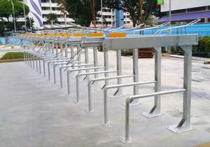 <span class=keywords><strong>Support</strong></span> de stationnement <span class=keywords><strong>pour</strong></span> 4 vélos en acier inoxydable, robuste, empilable, design vertical, caractéristiques réglables <span class=keywords><strong>pour</strong></span> un rangement efficace des vélos en extérieur - Product Image 4