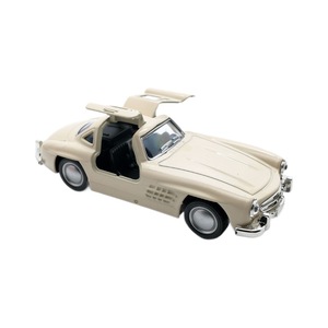 Modelo de Coche Clásico de Aleación, con Puertas Abatibles y Función de Retroceso - Product Image 2