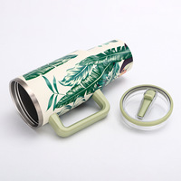 Gobelet isotherme à double paroi en acier inoxydable 40oz grande capacité avec poignée et paille, personnalisable avec logo, portable pour voyage et extérieur