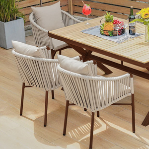 Ensemble de salle à manger d'extérieur, table en aluminium et chaises en rotin, plateau de table en WPC, mobilier de jardin pour hôtels et parcs - Product Image 3