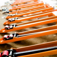 Chariot à palettes manuel renforcé avec nervures, capacité de 3000 kg, acier allié haute résistance pour utilisation dans les restaurants et travaux lourds