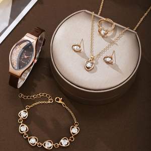 2025 vente chaude femmes à la mode créatif ovale Quicksand <span class=keywords><strong>montre</strong></span> à Quartz avec cuir décontracté 5 pièces ensemble femme <span class=keywords><strong>montre</strong></span> en Stock - Product Image 6