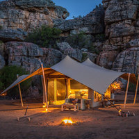 Tente de glamping extensible personnalisable haut de gamme, style villa, design moderne et confortable, pour hôtel-resort de luxe, module préfabriqué.