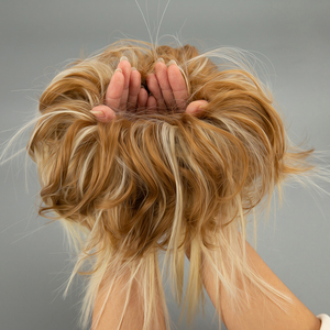 Banda elástica rizada barata para mujer, postizos de alta calidad, pelo sintético, moño desordenado - Product Image 3
