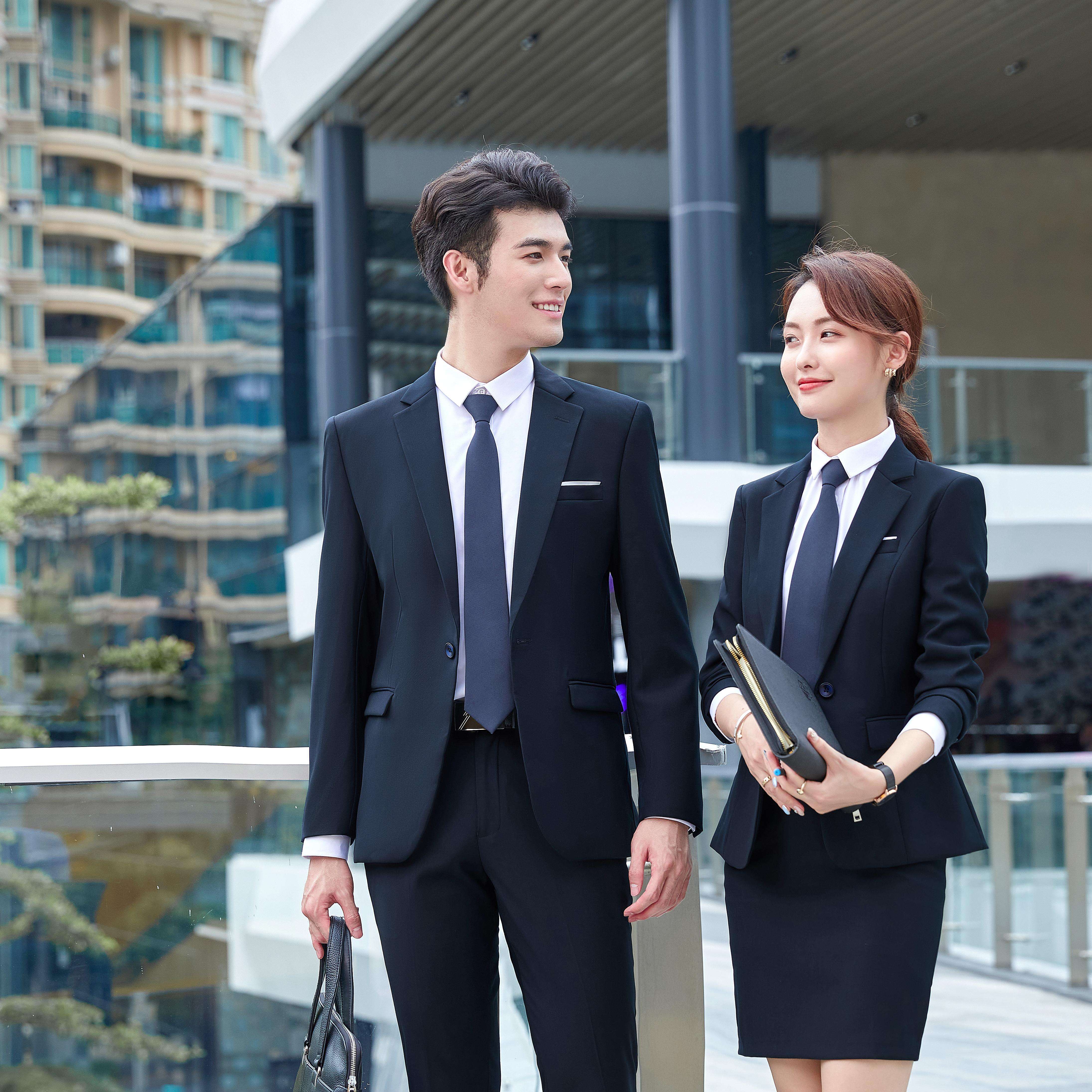 สีน้ำเงิน