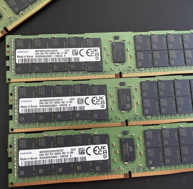 64G 2RX4 PC4-3200AA ECC REG RDIMM M393A8G40AB2-CWE 3200MHz Speed in Stock