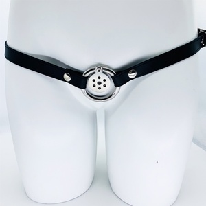Jaula de Castidad Masculina Pequeña de 33 mm, Marca FRRK, Fabricada por OEM, Juguete Sexual para Hombres, Jaula para Pene Delgada con Correa - Product Image 1