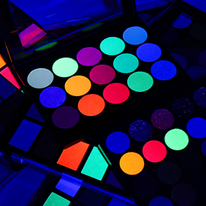 Set di Ombretti Fluorescenti UV Attivabili con Acqua GP Private Logo, Palette Vegana che si Illumina al Buio per il Trucco - Product Image 2