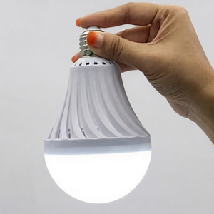 หลอดไฟ LED 5W แรงดันสูง สำหรับกรณีฉุกเฉิน ขั้ว E27 ใช้ไฟ AC85V-265V วัสดุ ABS+PP แบตเตอรี่ 1200mA ชิป SMD 2835 เส้นผ่านศูนย์กลาง 60 มม. ความสว่าง 3000 ลูเมนส์ - Product Image 1