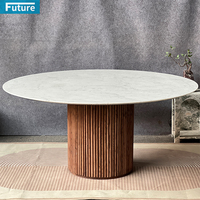 Style de luxe personnaliser plateau rond naturel marbre blanc de Carrare pour Villa 6 sièges Table à manger meubles avec pied en bois