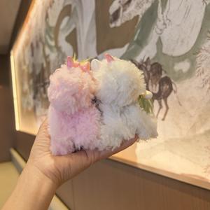 HECION Porte-clés Poney Assis en Peluche Mignon Style INS, Adorable Poupée Cheval en Peluche pour Décoration de Sac à Dos - Product Image 6