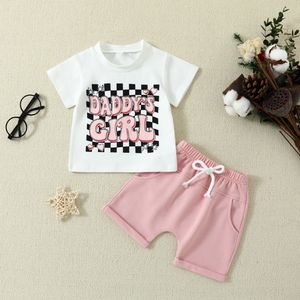 Vente en gros Ensemble deux pièces pour bébés garçons T-shirts <span class=keywords><strong>et</strong></span> shorts d'été en coton à manches courtes en <span class=keywords><strong>noir</strong></span> <span class=keywords><strong>blanc</strong></span> à <span class=keywords><strong>carreaux</strong></span> Lettre Design - Product Image 2