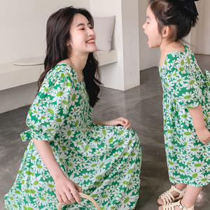 Summer Mom <strong>and</strong> Daughter Beach <strong>Dresses</strong> Boutique <strong>Mummy</strong> <strong>and</strong> <strong>Me</strong> Square Collar Floral Print <strong>Dresses</strong> Family Matching Outfit - Product Image 1