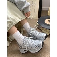 Baskets Chunky Dad pour femmes, gris et blanc, à blocs de couleur, en maille respirante, à plateforme rehaussante, antidérapantes, pour la marche et le sport décontracté