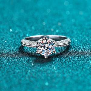 Bijoux fins Six griffes 0.5ct taille ronde plaqué or blanc S925 argent Sterling Moissanite bague de fiançailles femmes cadeau - Product Image 3