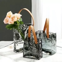 Vase en verre plissé minimaliste, vase décoratif pour la maison, pour la décoration du salon et de la chambre