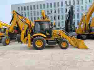 Retroexcavadora Caterpillar 424 Usada, Motor de Alta Eficiencia para Trabajos Pesados, en Stock, Entrega Rápida - Product Image 3