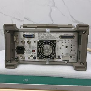 Analyseur de spectre HP 8562e 10 GHz d'occasion avec module optionnel et système de refroidissement par ventilateur pour tests en laboratoire - Product Image 1