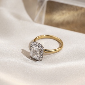 Perhiasan kustom <span class=keywords><strong>18K</strong></span> emas padat ukuran karat besar Lab tumbuh 2ct Radiant berlian cincin pernikahan Set perhiasan berlian cincin tumpuk - Product Image 2