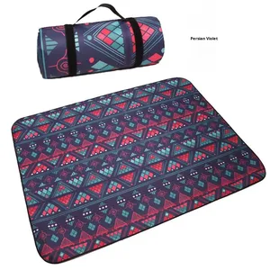Tapis de pique-nique portable épaissi pour la plage et la pelouse - Product Image 6