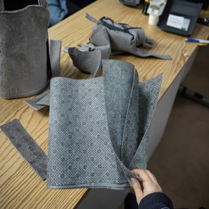 Nhà máy tùy chỉnh điểm nhựa cảm thấy tufting ủng hộ vải vải Composite thả nhựa Dot Non-Slip ủng hộ Pad Thảm vải - Product Image 3