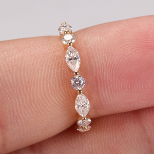 Anillo de Oro Amarillo de 14k con Diseño Nuevo, con Diamantes Moissanita de Corte Marquesa y Redondo, Anillo de Regalo - Product Image 4