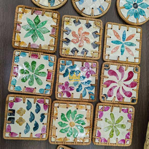Posavasos Cuadrado Moderno y Ecológico Hecho a Mano con Conchas Marinas, Tejido de Ratán, Antideslizante, Reutilizable, de Alta Calidad - Product Image 3