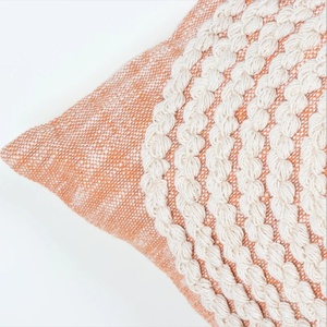 ปลอกหมอนอิงตกแต่งลายปักครูเวลแบบแฮนด์เมด สีไอวอรี่และสีส้ม พร้อมพู่ห้อยตกแต่ง สำหรับโซฟา - Product Image 2