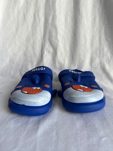 Scarpe Acquatiche Unisex Blue Shark Design in PVC con Punta Chiusa, Suola da 15MM, per Spiaggia ed Estate, Impermeabili con Suola Esterna in EVA - Product Image 4