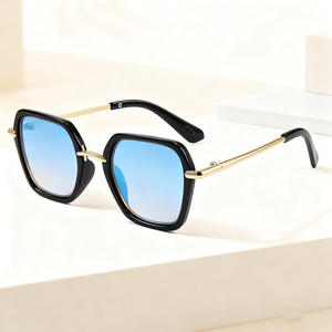 Gafas de Sol Cuadradas Extra Grandes Conchen, Protección UV400, Montura de PC, Unisex, Modernas, Protección Solar, para Viajes y Actividades al Aire Libre - Product Image 4