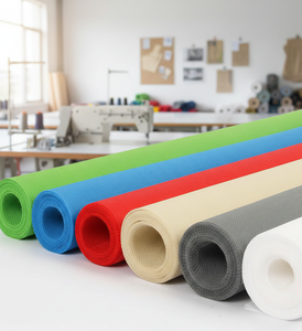 Tela no tejida de PP+PE ligera, transpirable y duradera para aplicaciones versátiles de revestimiento de techos. Origen ID. Asistencia técnica en línea. - Product Image 3