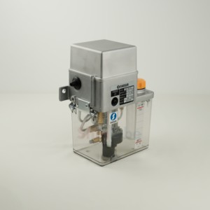 Bomba de Aceite Motorizada Original SHOWA LCB 4011B 200V 0.1 L/min 1.2MPa 2L, Sistema de Lubricación para Aplicaciones de Mecanizado - Product Image 1