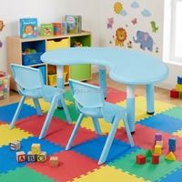 Table d'activités pliable multifonctionnelle Vsuch pour tout-petits, table de dessin et d'apprentissage en plastique PP en forme de demi-lune pour enfants, pour une utilisation à la maison