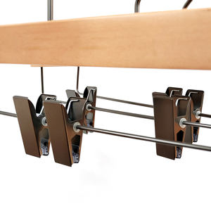 Vendita calda negozio di abbigliamento di lusso in legno massiccio pantaloni gonne pantaloni appendiabiti in legno con clip - Product Image 3