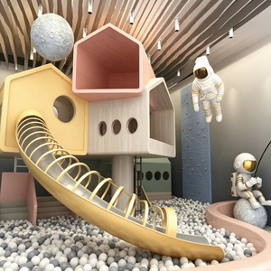 Centre de jeux souple à thème Espace Sûr Premium avec mur d'escalade et toboggan, ensemble de jeux d'intérieur pour enfants pour maternelles et collectivités - Product Image 2
