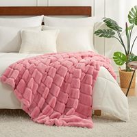 Couverture en polaire solide, couverture moelleuse et duveteuse pour lit, canapé et fauteuil, couverture en fausse fourrure de lapin
