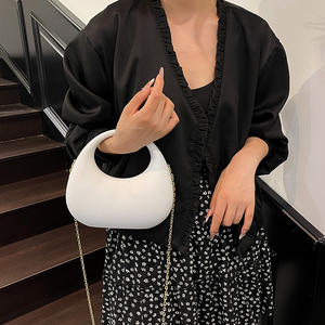 Модная женская сумка-клатч из ПВХ 2026 года, однотонная, с металлической цепочкой, на плечо, для вечеринок - Product Image 5