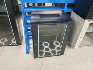 Armoires réseau à montage mural pour ordinateur à haute performance Boîtier de serveur électrique 12U Rack - Product Image 4