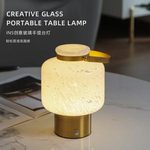 Lampe de table portable rechargeable de style nordique moderne, veilleuse de chevet créative et simple avec ambiance en verre antique - Product Image 2
