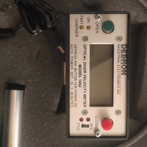 Compteur de vitesse de fermeture de porte Debron Ovm1052, précision industrielle, fabrication américaine, protection IP65 - Product Image 3