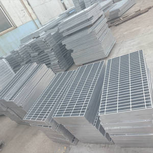 Precio de fábrica, rejilla de drenaje de zanja de acera galvanizada en caliente, materiales de construcción de seguridad, cubierta de zanja de rejilla de acero Q235 - Product Image 4