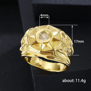 Anello da Uomo Elegante in Tono Oro con Zirconi, Gioiello da Dito alla Moda - Product Image 4