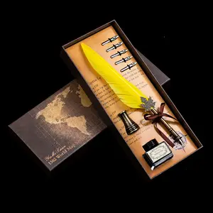 Commercio all'ingrosso di qualità della piuma penne regalo regalo di affari della piuma penne insieme variopinto della piuma penne set