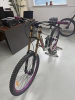Bicicleta de Montaña con Cuadro de Aleación de Aluminio en Oferta, 10 Velocidades, Frenos de Disco Dobles, Suspensión con Amortiguador, Tamaño de Rueda 27.5/29
